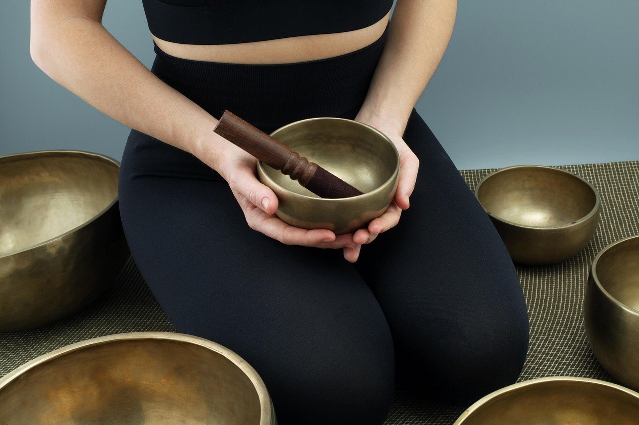 Kerze und Schale, Reiki